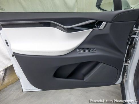 Used 2019 Tesla Model X Long Range image 36