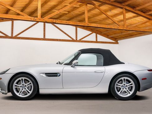 Used 2003 BMW Z8 RWD image 3