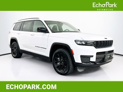 Used 2024 Jeep Grand Cherokee L Laredo image 1