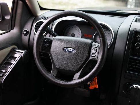 Used 2008 Ford Explorer Sport Trac Limited RWD image 29