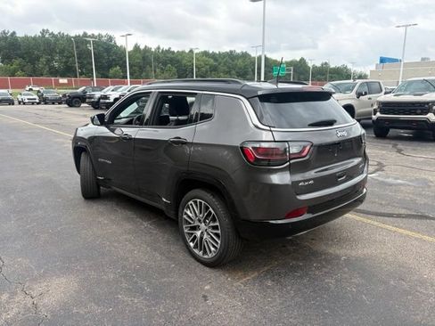Used 2023 Jeep Compass Limited w/ Elite Group AWD/4WD image 2