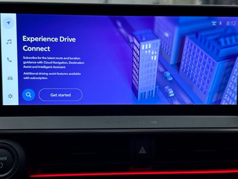 Used 2025 Toyota Prius Plug-In Hybrid FWD image 15