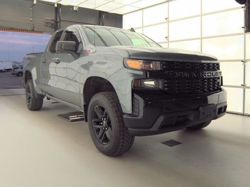 Used 2020 Chevrolet Silverado 1500 Custom Trail Boss w/ Custom Convenience Package AWD/4WD image 2