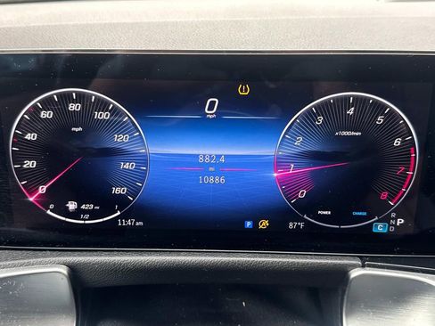 Used 2025 Mercedes-Benz GLB 250 image 27