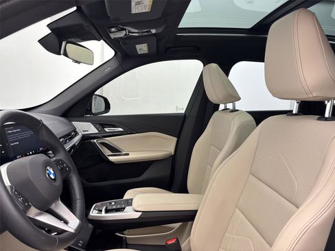 Used 2025 BMW X1 xDrive28i w/ Technology Package AWD/4WD image 24