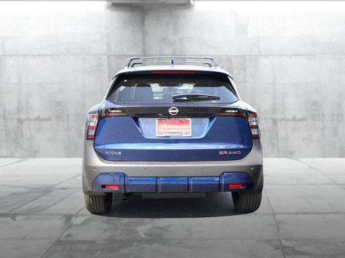 New 2025 Nissan Kicks SR image 6