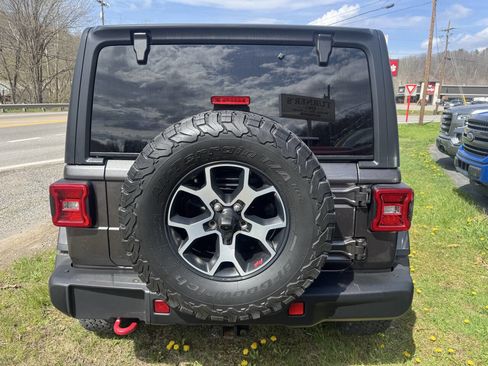 Used 2019 Jeep Wrangler Rubicon w/ Uconnect 4C Nav & Sound Group image 3