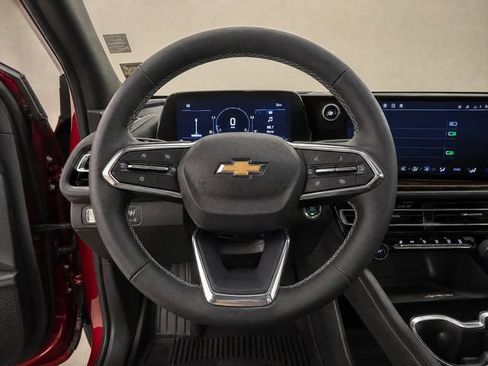 Used 2025 Chevrolet Traverse LT w/ Driver Confidence Package FWD image 17