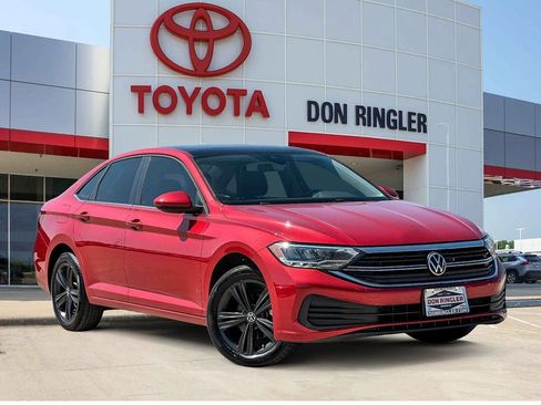 Used 2023 Volkswagen Jetta SE FWD image 1