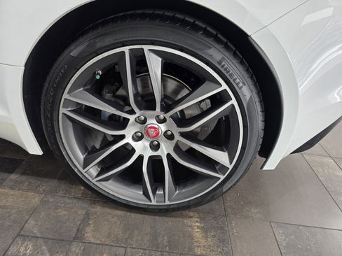 Used 2021 Jaguar F-TYPE Convertible image 12