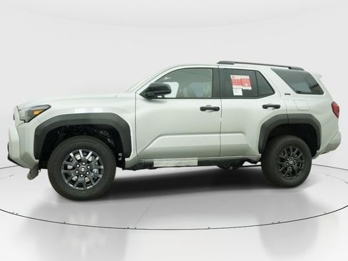 Used 2026 Toyota 4Runner SR5 AWD/4WD image 4