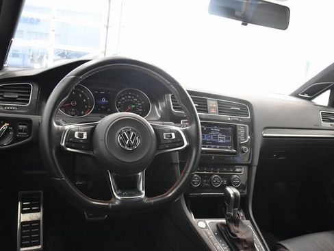 Used 2015 Volkswagen Golf 4-Door image 23