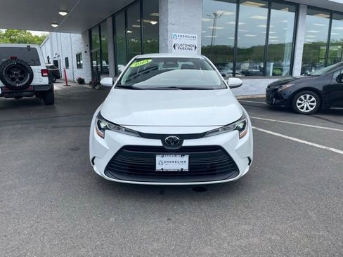 Used 2024 Toyota Corolla LE FWD image 2