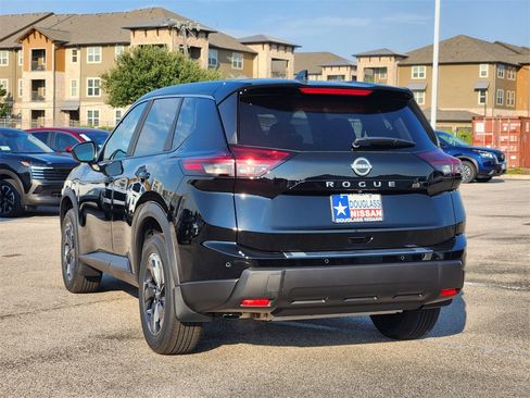 New 2026 Nissan Rogue SV image 4