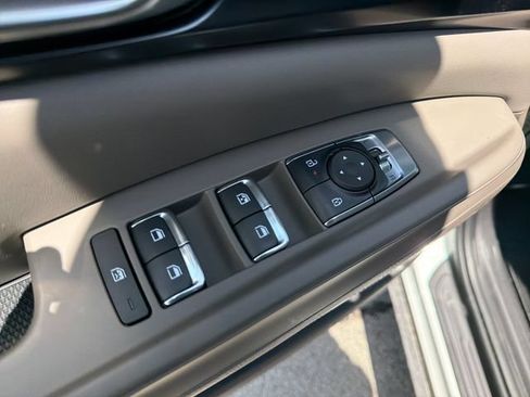 New 2026 Kia Carnival LX FWD image 17