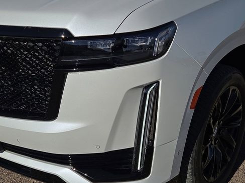 Used 2022 Cadillac Escalade Sport w/ Touring Package image 10