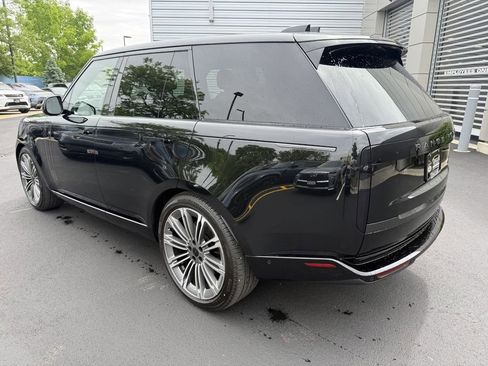 Used 2025 Land Rover Range Rover SE AWD/4WD image 4