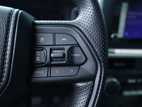 Used 2025 Toyota Tacoma SR5 image 33