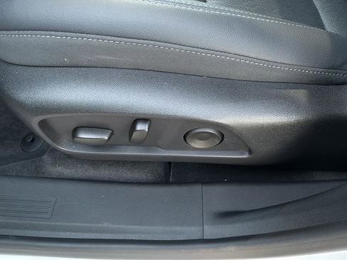 Used 2025 Chevrolet Equinox LT w/ Convenience Package II image 15