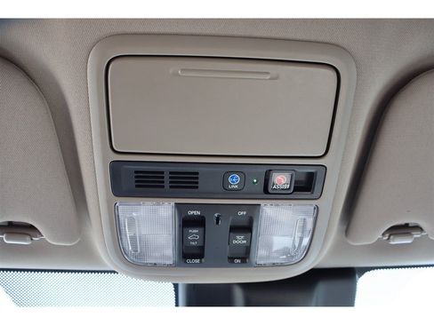 Used 2018 Honda Odyssey Elite image 46