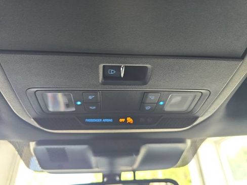 Used 2023 Ford F150 4x4 SuperCrew image 23