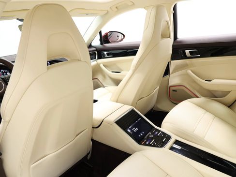 Used 2022 Porsche Panamera image 58