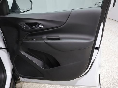 Used 2023 Chevrolet Equinox LT image 23