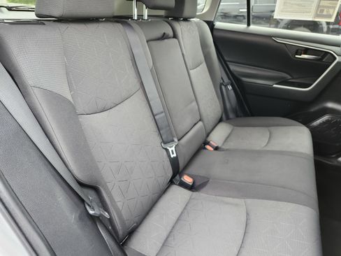 Used 2021 Toyota RAV4 XLE AWD/4WD image 19