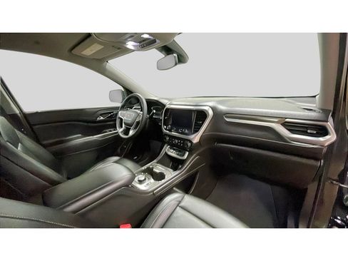 Used 2023 GMC Acadia SLT image 17