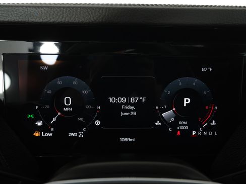 Used 2026 GMC Yukon XL Denali w/ Sun & Power Step Package AWD/4WD image 19