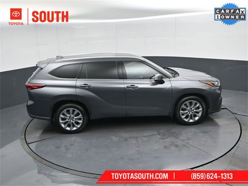 Used 2023 Toyota Highlander Limited image 41