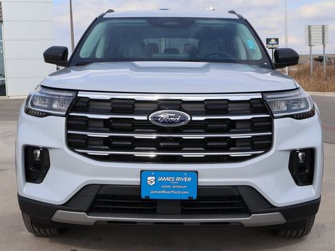 New 2026 Ford Explorer Active w/ Active Comfort Package AWD/4WD image 7