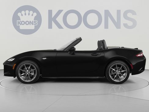 Used 2020 MAZDA MX-5 Miata Grand Touring RWD image 2