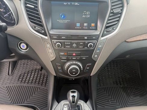 Used 2018 Hyundai Santa Fe Limited image 22