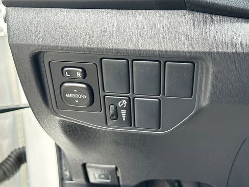Used 2012 Toyota Prius Three FWD image 18