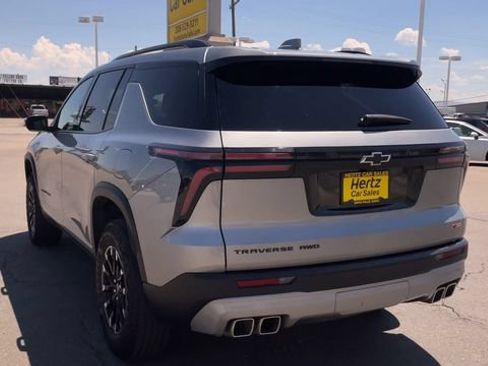 Used 2025 Chevrolet Traverse Z71 AWD/4WD image 8