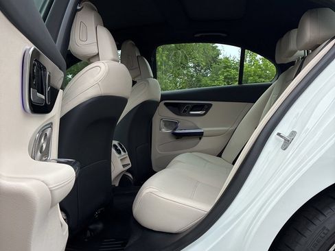 Used 2025 Mercedes-Benz C 300 4MATIC Sedan image 11