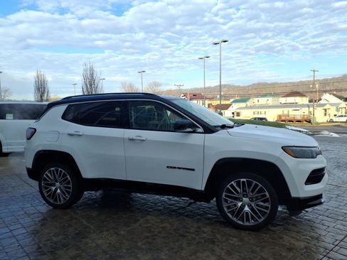 Used 2022 Jeep Compass Limited w/ Elite Group image 5