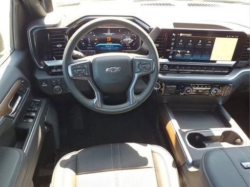 New 2026 Chevrolet Silverado 2500 High Country w/ High Country Premium Package AWD/4WD image 4