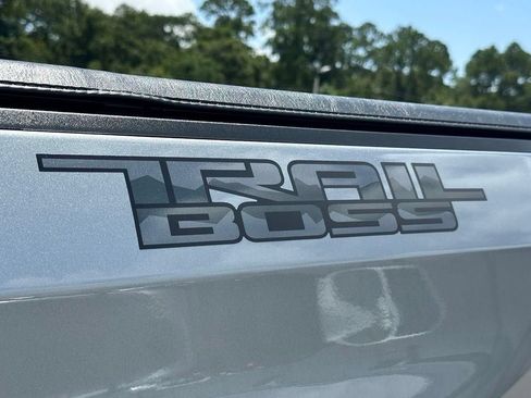 Used 2026 Chevrolet Silverado 1500 Custom Trail Boss w/ Dark Appearance Package AWD/4WD image 24