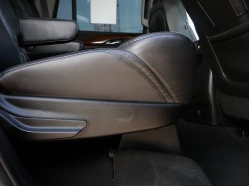 Certified 2019 Cadillac Escalade Luxury RWD image 15