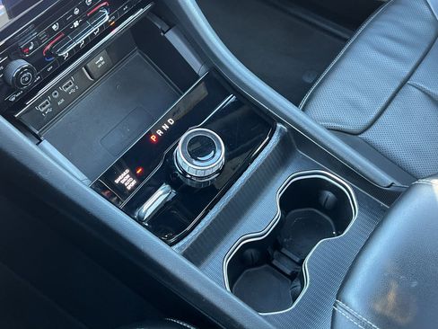 Used 2025 Jeep Grand Cherokee Limited w/ Luxury Tech Group II image 21