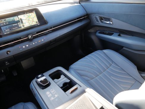 Certified 2024 Nissan Ariya AWD image 11