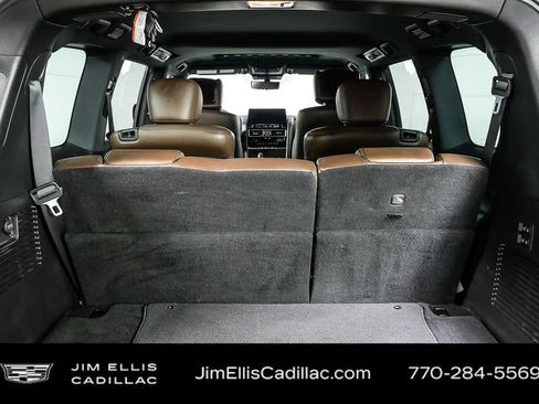Used 2022 Nissan Armada Platinum w/ Captain's Chairs Package RWD image 33