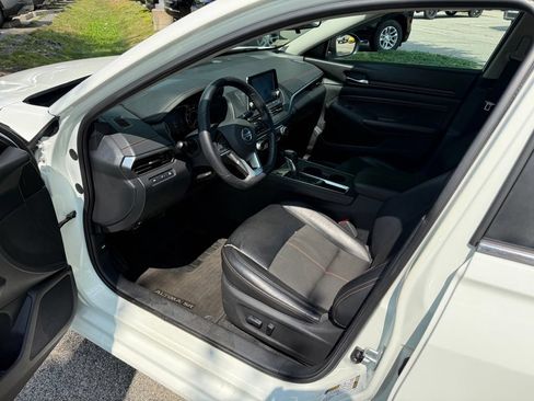 Used 2019 Nissan Altima 2.5 SR FWD image 10
