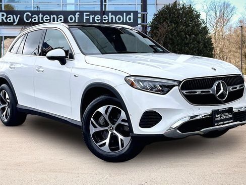 Used 2025 Mercedes-Benz GLC 350e 4MATIC image 11