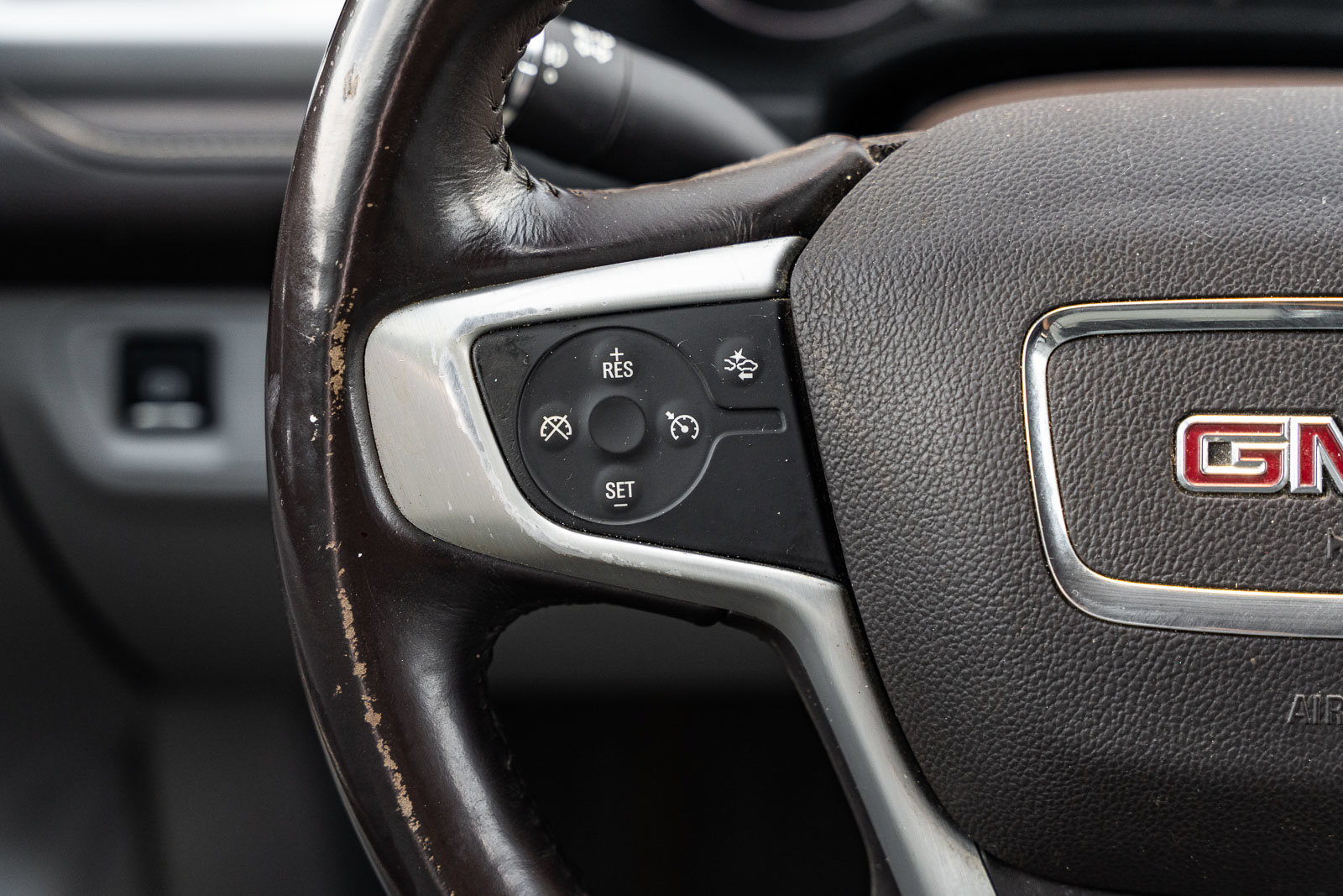 Used 2018 GMC Acadia SLT FWD image 26