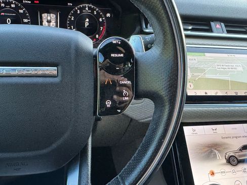 Used 2018 Land Rover Range Rover Velar R-Dynamic SE image 31