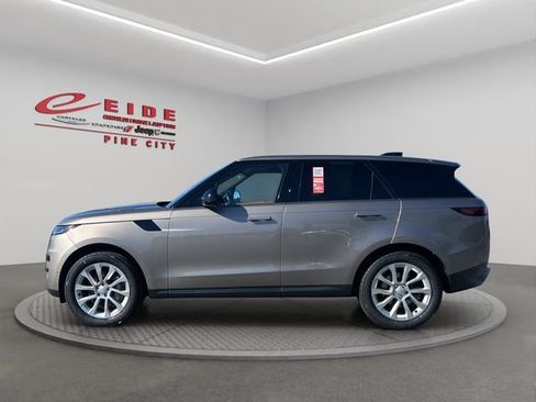 Used 2023 Land Rover Range Rover Sport SE image 2