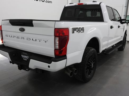Used 2022 Ford F250 XLT w/ Black Appearance Package image 4